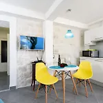 Tironi Appartement *